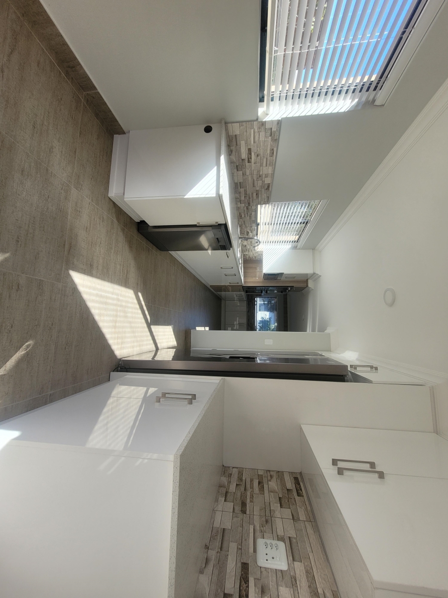 4 Bedroom Property for Sale in Wavecrest Eastern Cape